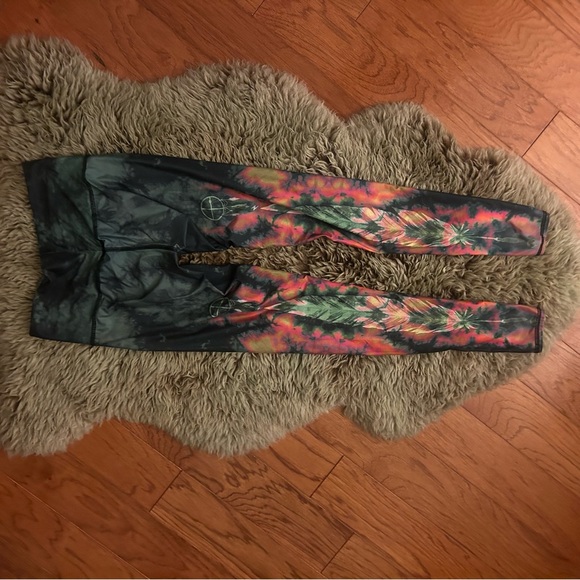 Teeki green feather leggings - Picture 4 of 4